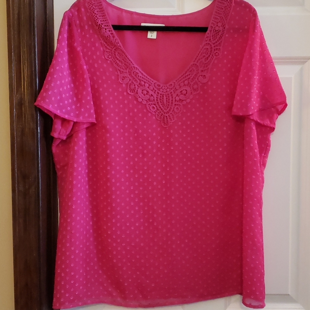 Lace neckline shirt
